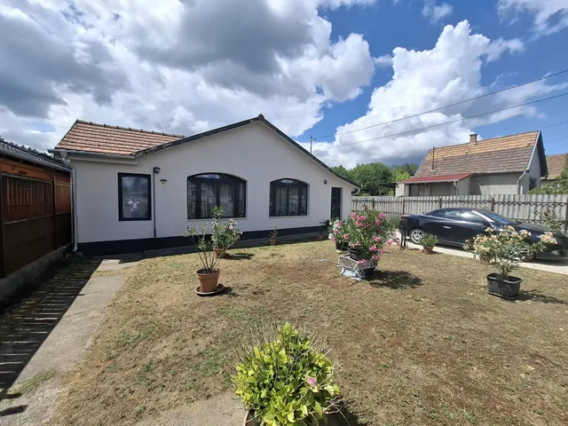 Eladó ház Erdőkertes, Árpád utca 95 nm