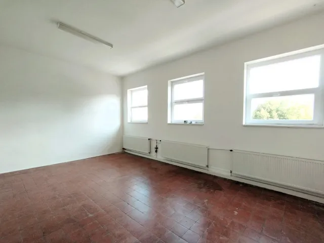 Kiadó kereskedelmi és ipari ingatlan Budapest IV. kerület, Baross utca