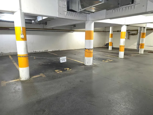 Eladó garázs Budapest IV. kerület, József Attila utca