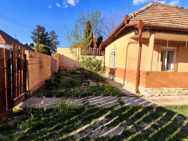 Eladó ház Úri 50 nm