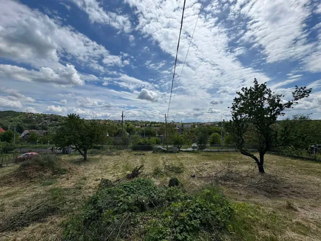 Eladó telek Pécel 900 nm