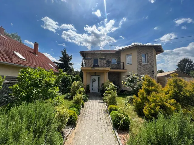 Eladó ház Budapest XVI. kerület 138 nm