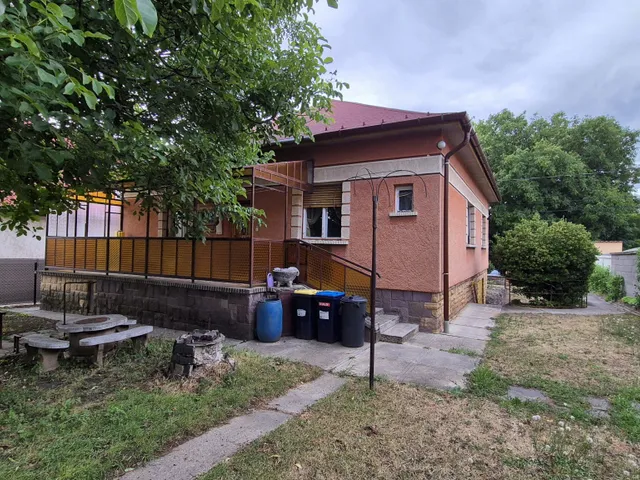 Eladó ház Budapest XVII. kerület, Zrínyi utca környéki utca 105 nm