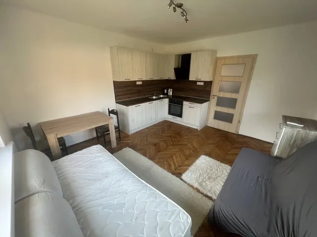 Kiadó ház Budapest XVII. kerület, Felsőrákoshegyi utca 50 nm