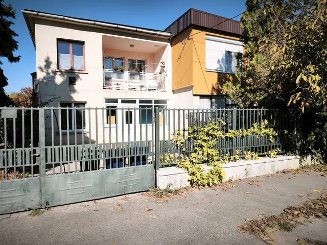 Eladó ház Budapest XVI. kerület, Timur utca környéke 145 nm