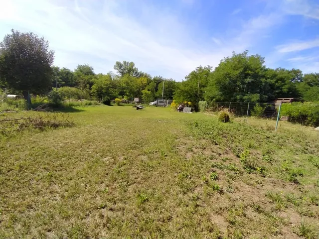 Kiadó telek Budapest XVII. kerület, Rákoshegy csendes mellékutcában található utca 1000 nm