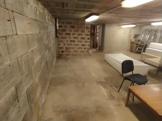 Kiadó kereskedelmi és ipari ingatlan Budapest XVII. kerület, Naplás tó környékén lévő utca