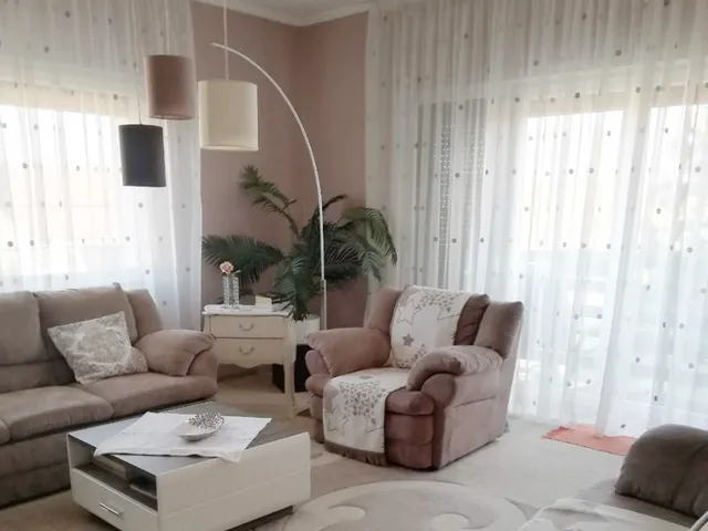 Eladó ház Pécel 210 nm