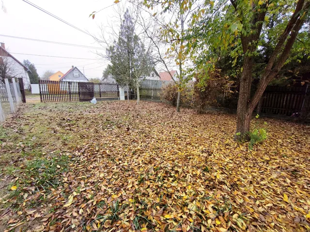 Eladó telek Tóalmás 250 nm