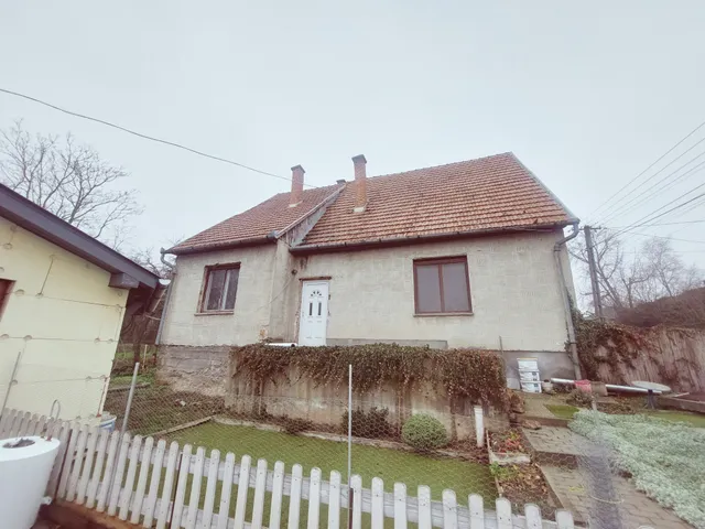 Eladó ház Pécel 150 nm