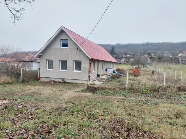 Eladó ház Mende 117 nm