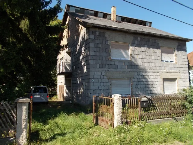 Eladó ház Ózd, Taksony vezér utca 150 nm