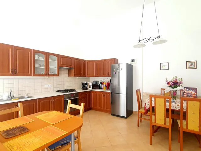 Eladó lakás Budapest VI. kerület 114 nm