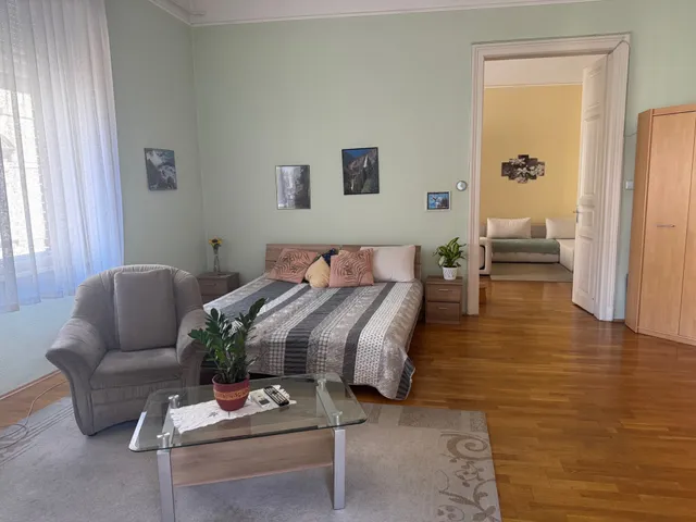 Eladó lakás Budapest VI. kerület 104 nm