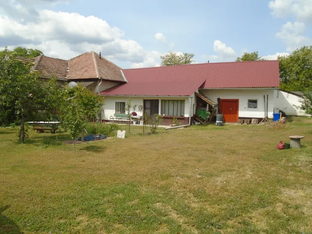 Eladó ház Tiszakécske 86 nm