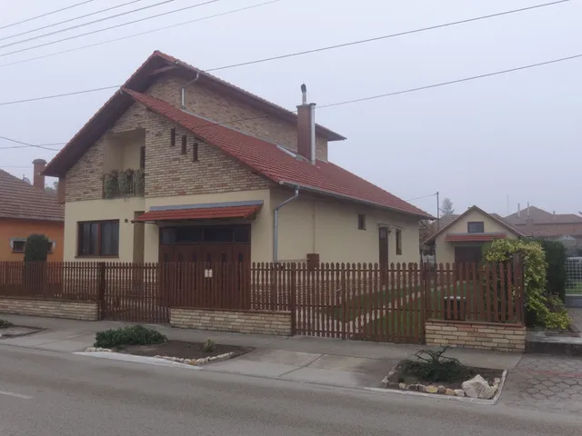 Eladó ház Tiszakécske, Rákóczi utca 145 nm