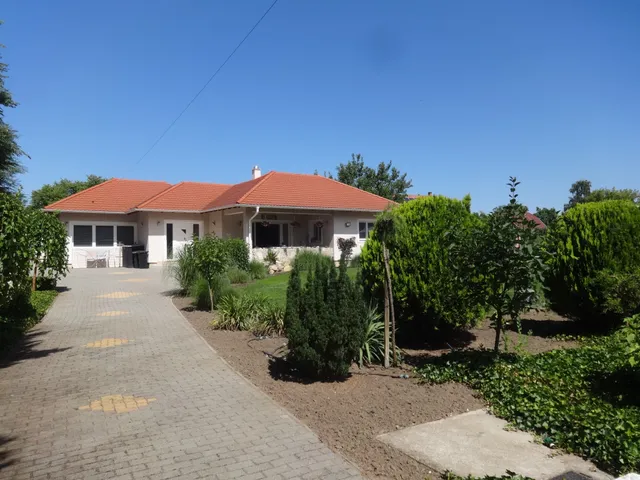 Eladó ház Tiszakécske 100 nm