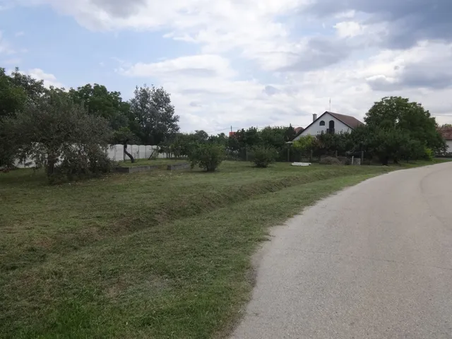 Eladó telek Tiszakécske 576 nm