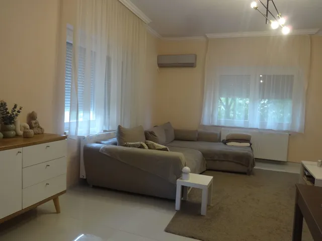 Eladó ház Tiszakécske, Vízhányó János utca 140 nm