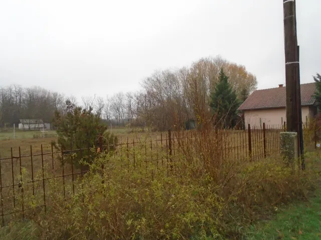 Eladó telek Tiszakécske, Hattyú utca 363 nm