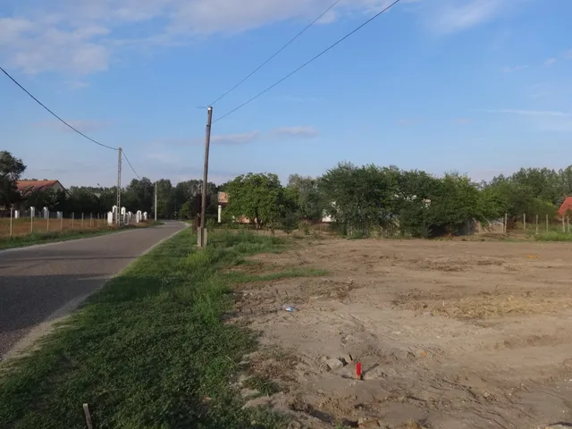 Eladó telek Tiszakécske, Darázs utca 477 nm