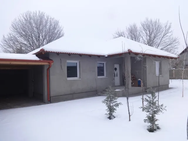 Eladó ház Tiszakécske 75 nm