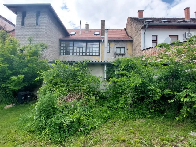 Eladó telek Vác 887 nm