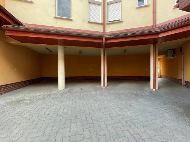Eladó garázs Göd