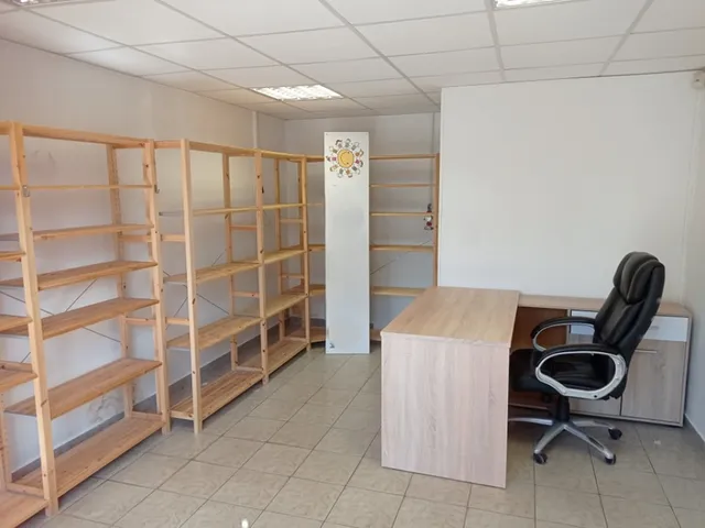 Eladó kereskedelmi és ipari ingatlan Vác
