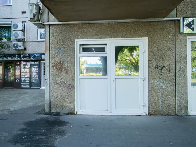 Eladó kereskedelmi és ipari ingatlan Vác, Dr Csányi László körút