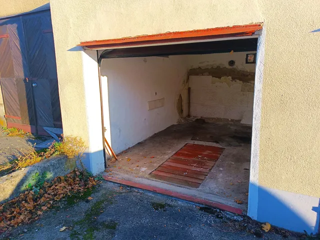 Eladó garázs Vác, Landerer utca