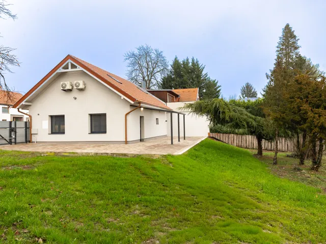 Eladó ház Leányfalu 140 nm