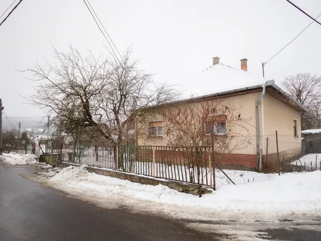 Eladó ház Csővár, Bem út 84 nm