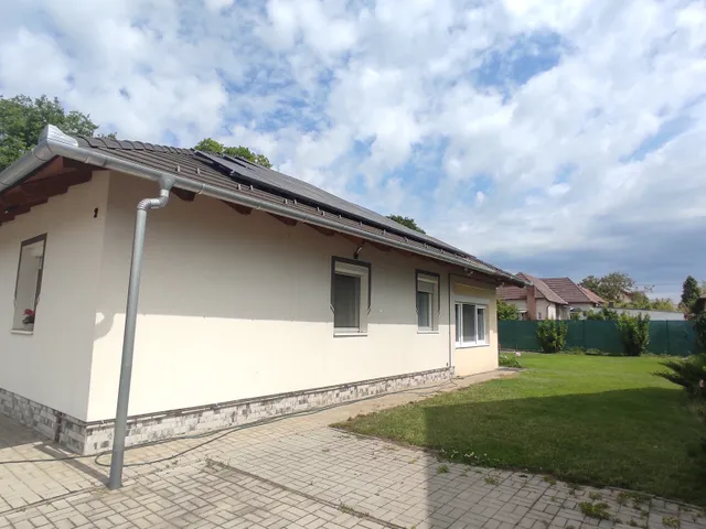 Eladó ház Nagyvenyim 163 nm