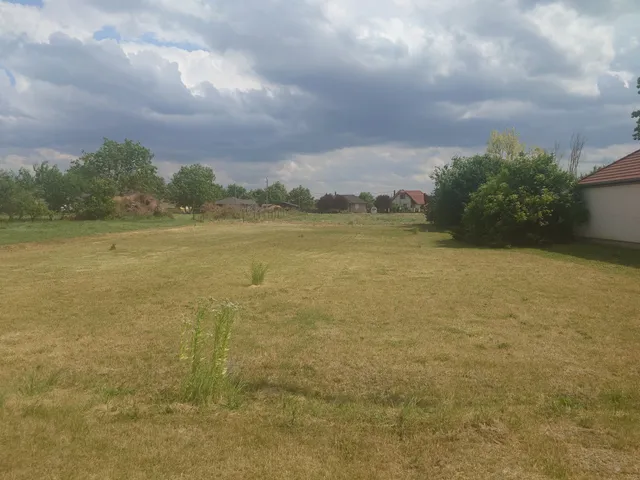Eladó telek Aba 1240 nm