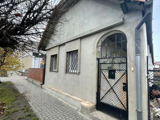 Eladó ház Ercsi, Fő utca 100 nm