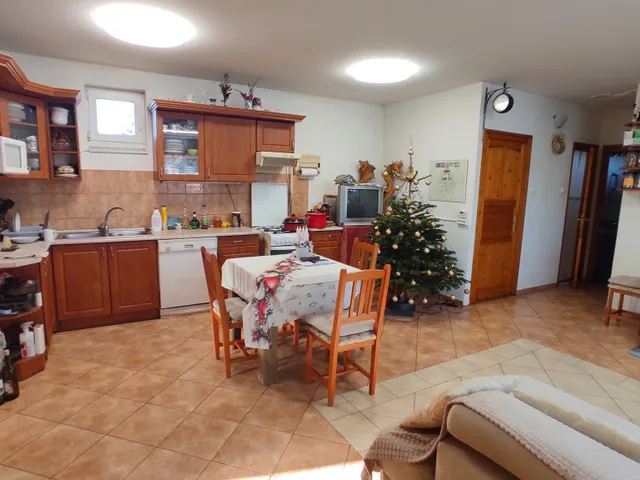 Eladó ház Dunaújváros, Táborállás utca 95 nm