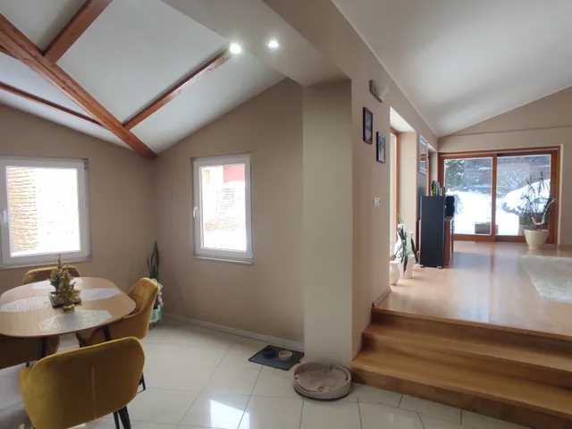 Eladó ház Dunaújváros, Csillagdomb utca 200 nm