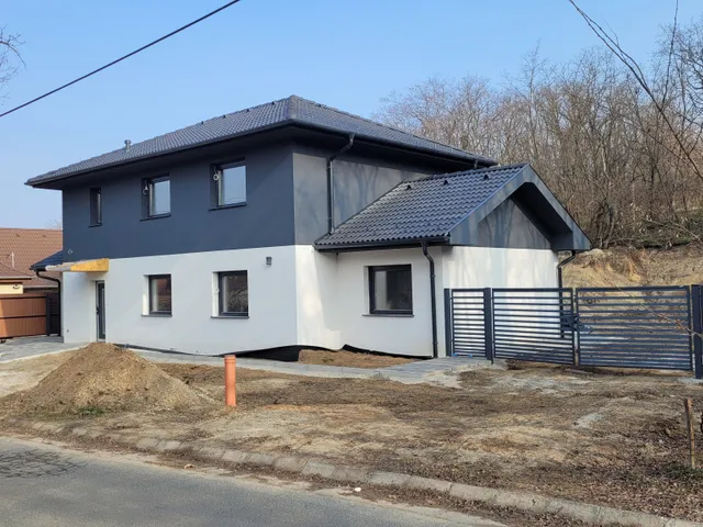 Eladó ház Szada 144 nm