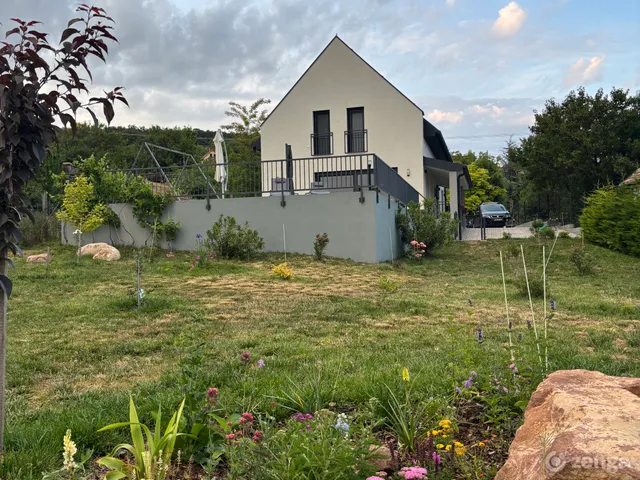 Eladó ház Alsóörs 230 nm