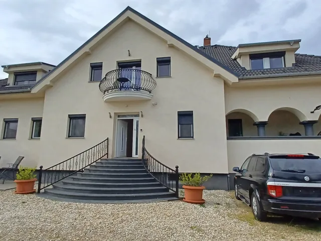 Eladó ház Fertőszentmiklós 670 nm