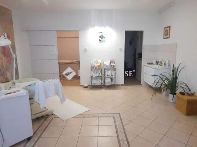 Eladó kereskedelmi és ipari ingatlan Nyíregyháza 80 nm