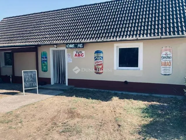 Eladó kereskedelmi és ipari ingatlan Téglás, Böszörményi utca 8691 nm