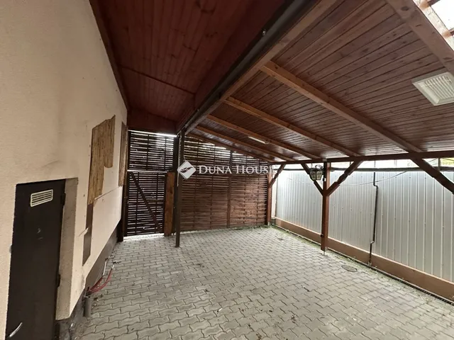 Eladó kereskedelmi és ipari ingatlan Nyíregyháza, Ady Endre utca 300 nm