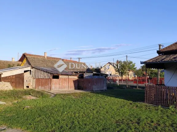 Eladó ház Földes 69 nm