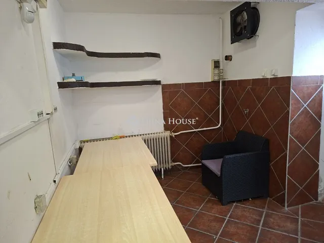 Eladó kereskedelmi és ipari ingatlan Tiszavasvári, Kálvin utca 170 nm