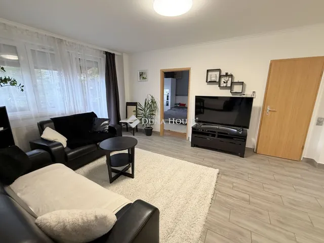 Eladó lakás Nyíregyháza, Szalag utca 82 nm