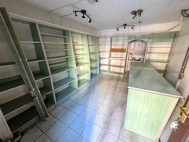 Eladó kereskedelmi és ipari ingatlan Nyíregyháza 18 nm