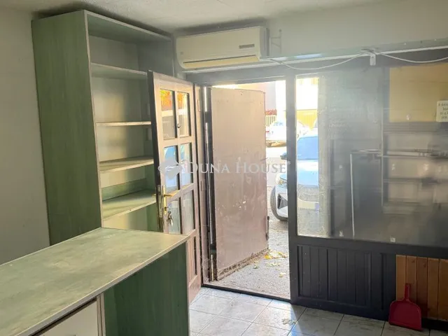 Eladó kereskedelmi és ipari ingatlan Nyíregyháza 18 nm