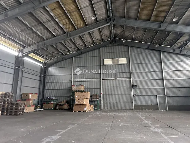 Kiadó kereskedelmi és ipari ingatlan Nyíregyháza 1950 nm
